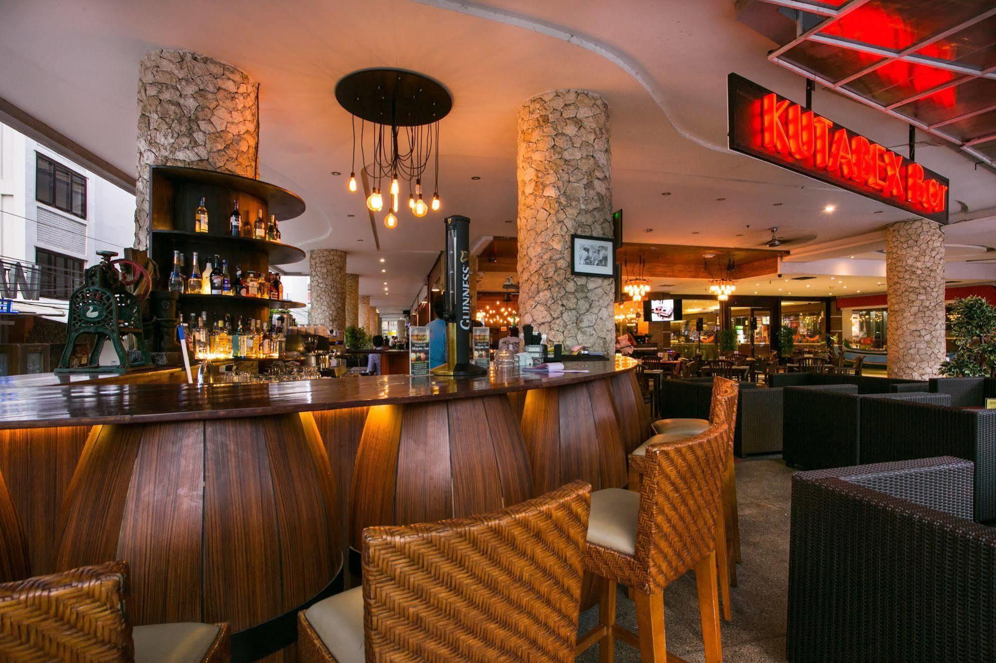 Kutabex Beachfront Hotel Kuta  Ngoại thất bức ảnh